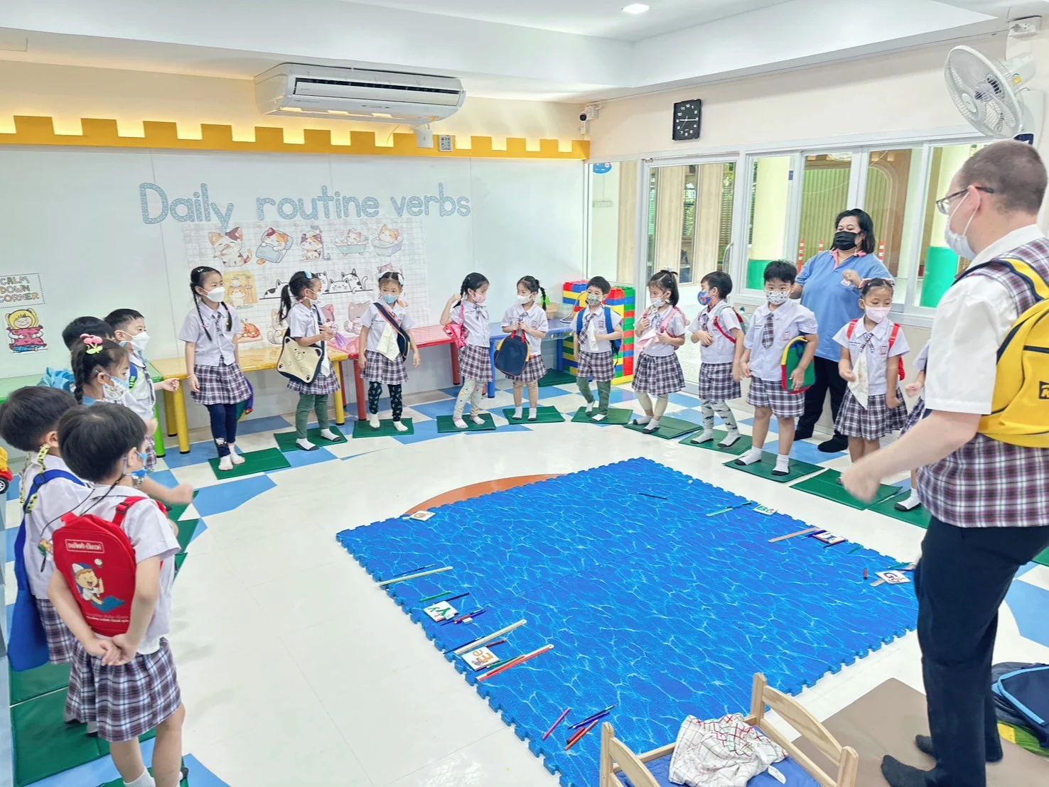 Teaching and Learning - LINE_ALBUM_Eng1 K.3carrot_250806_2